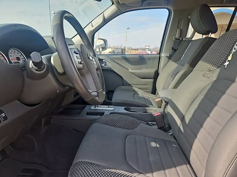 Used 2019 Nissan Frontier PRO-4X image 10