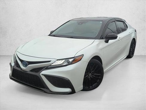 Used 2024 Toyota Camry XSE w/ Navigation Package image 25