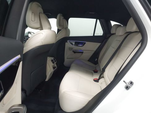 Used 2025 Mercedes-Benz GLC 350e 4MATIC image 22