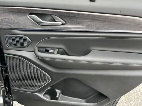 New 2025 Jeep Grand Cherokee L Overland w/ Luxury Tech Group IV image 33