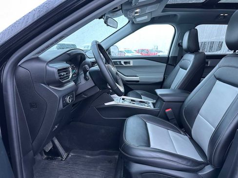 Used 2024 Ford Explorer XLT w/ Equipment Group 202A image 22