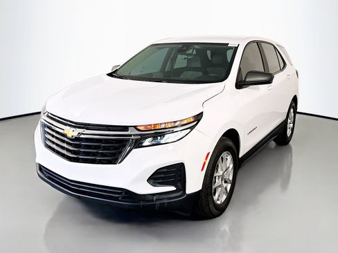 Used 2024 Chevrolet Equinox LS w/ LS Convenience Package FWD image 4