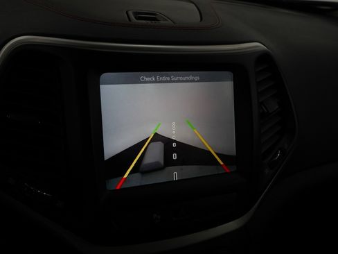 Used 2018 Jeep Cherokee Trailhawk w/ Cold Weather Group image 20