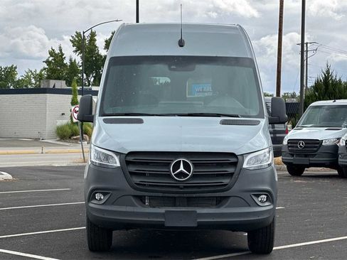 Used 2024 Mercedes-Benz Sprinter 2500 image 8