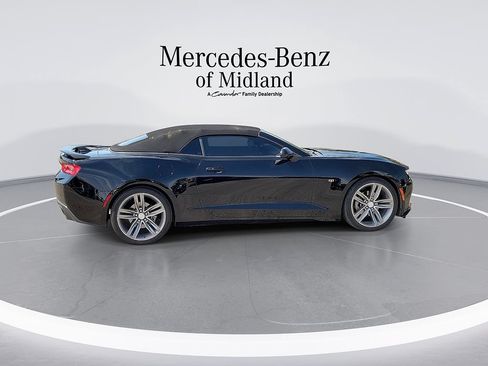 Used 2018 Chevrolet Camaro LT RWD image 9
