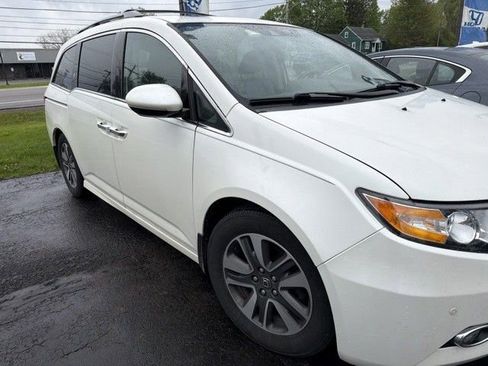Used 2016 Honda Odyssey Touring image 2