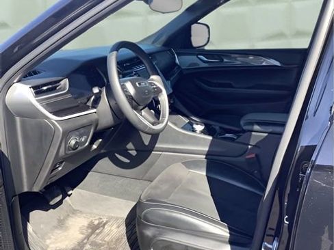 Certified 2023 Jeep Grand Cherokee Altitude image 13