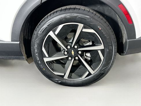 Used 2025 Chevrolet Equinox EV LT FWD image 11