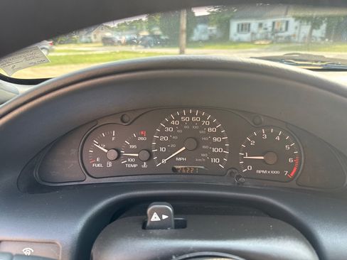 Used 2004 Chevrolet Cavalier Coupe w/ Preferred Equipment Group FWD image 13