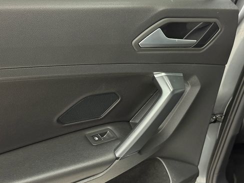 Used 2019 Volkswagen Tiguan SE w/ Panoramic Sunroof Package image 36