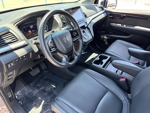 Certified 2024 Honda Odyssey Touring image 17
