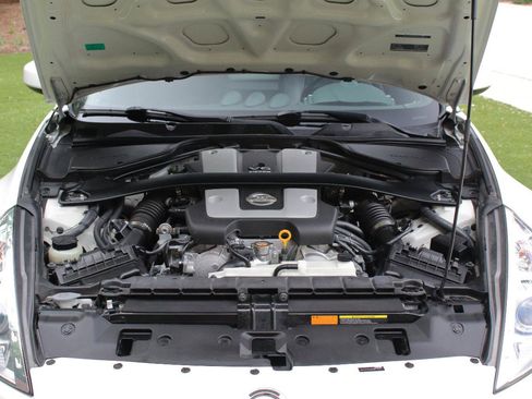 Used 2009 Nissan 370Z Touring RWD image 50