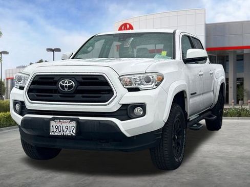 Used 2019 Toyota Tacoma SR5 image 3