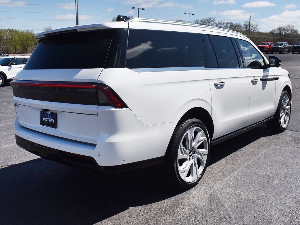 Used 2025 Lincoln Navigator L Black Label AWD/4WD image 15