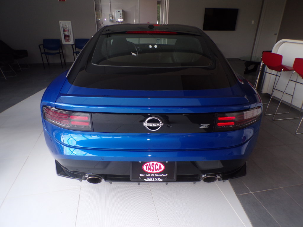 Used 2024 Nissan Z Performance w/ Floor Mat Package RWD image 7