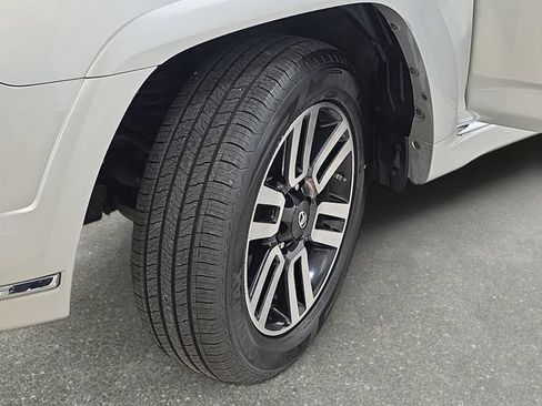 Used 2018 Toyota 4Runner Limited AWD/4WD image 32