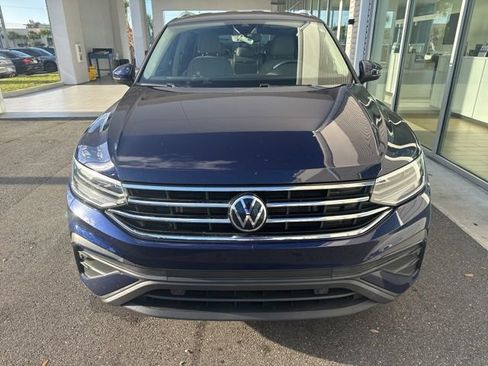 Used 2023 Volkswagen Tiguan SE image 2