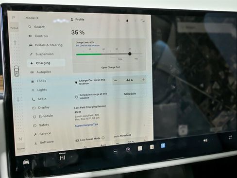 Used 2022 Tesla Model X image 32