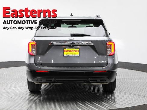 Used 2022 Ford Explorer XLT w/ Equipment Group 202A image 6