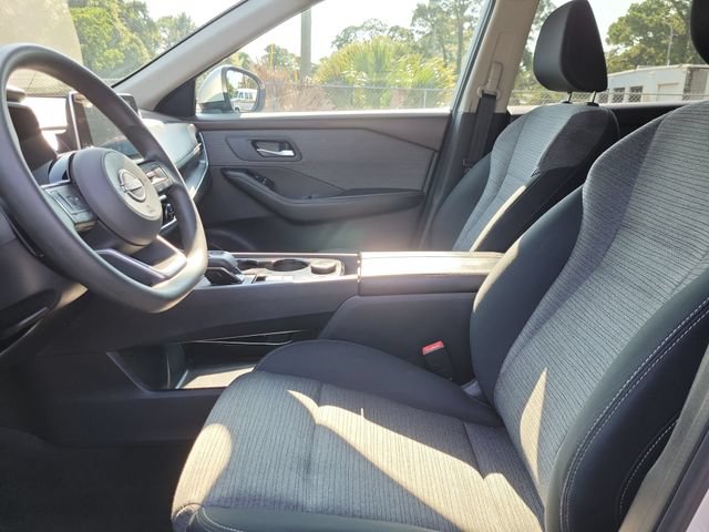Used 2022 Nissan Rogue SV AWD/4WD image 17