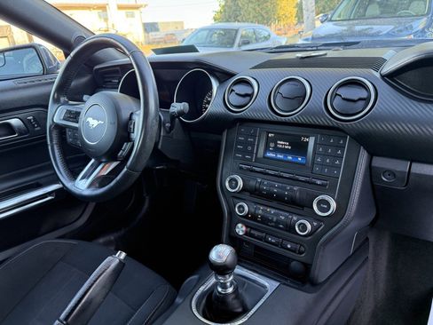 Used 2018 Ford Mustang Coupe image 25