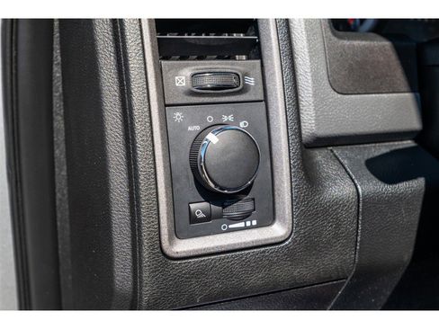 Used 2018 RAM 2500 Tradesman w/ Chrome Appearance Group image 22