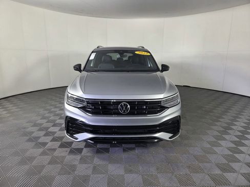 Used 2023 Volkswagen Tiguan SE R-Line FWD image 3