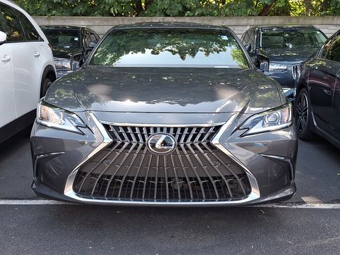 Used 2025 Lexus ES 300h w/ Premium Package FWD image 2