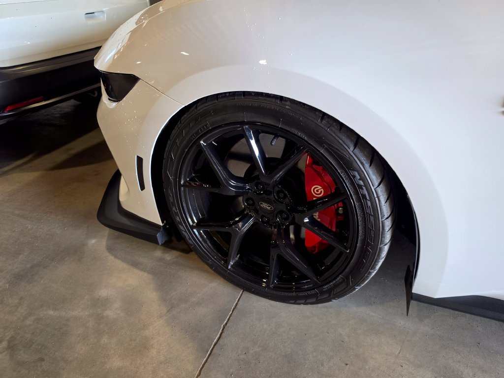 Used 2024 Ford Mustang GT Premium RWD image 3