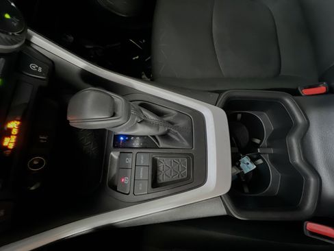 Used 2024 Toyota RAV4 XLE FWD image 25