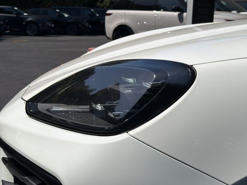 Used 2024 Porsche Cayenne AWD/4WD image 12