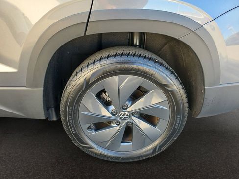 Used 2025 Volkswagen Taos S FWD image 40