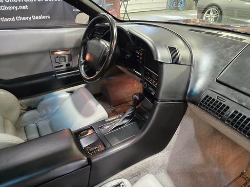 Used 1992 Chevrolet Corvette Coupe image 25