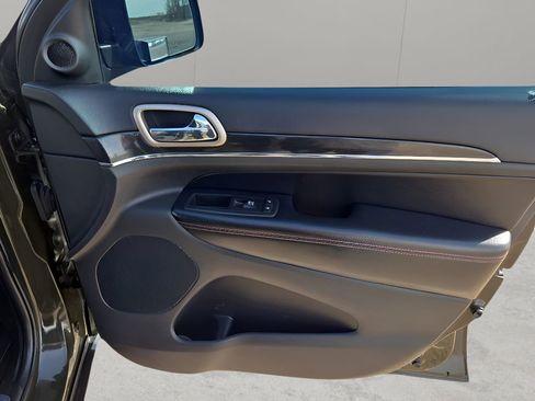 Used 2017 Jeep Grand Cherokee Limited 75th Anniversary image 28