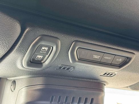 Used 2023 Jeep Wrangler Unlimited Sahara AWD/4WD image 31