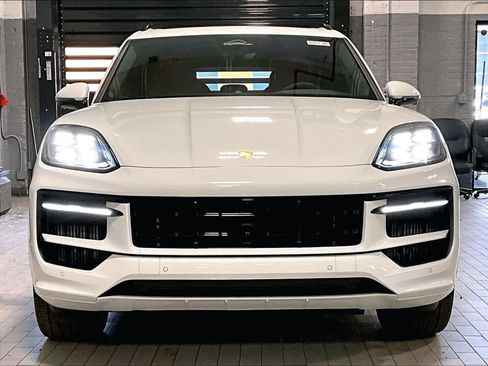 New 2026 Porsche Cayenne GTS AWD/4WD image 22