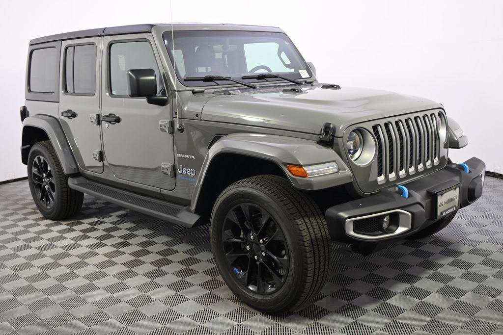 Used 2023 Jeep Wrangler Unlimited Sahara AWD/4WD image 8