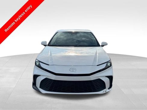 Used 2025 Toyota Camry SE w/ Convenience Package image 11