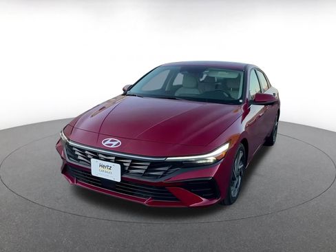 Used 2025 Hyundai Elantra Limited image 7