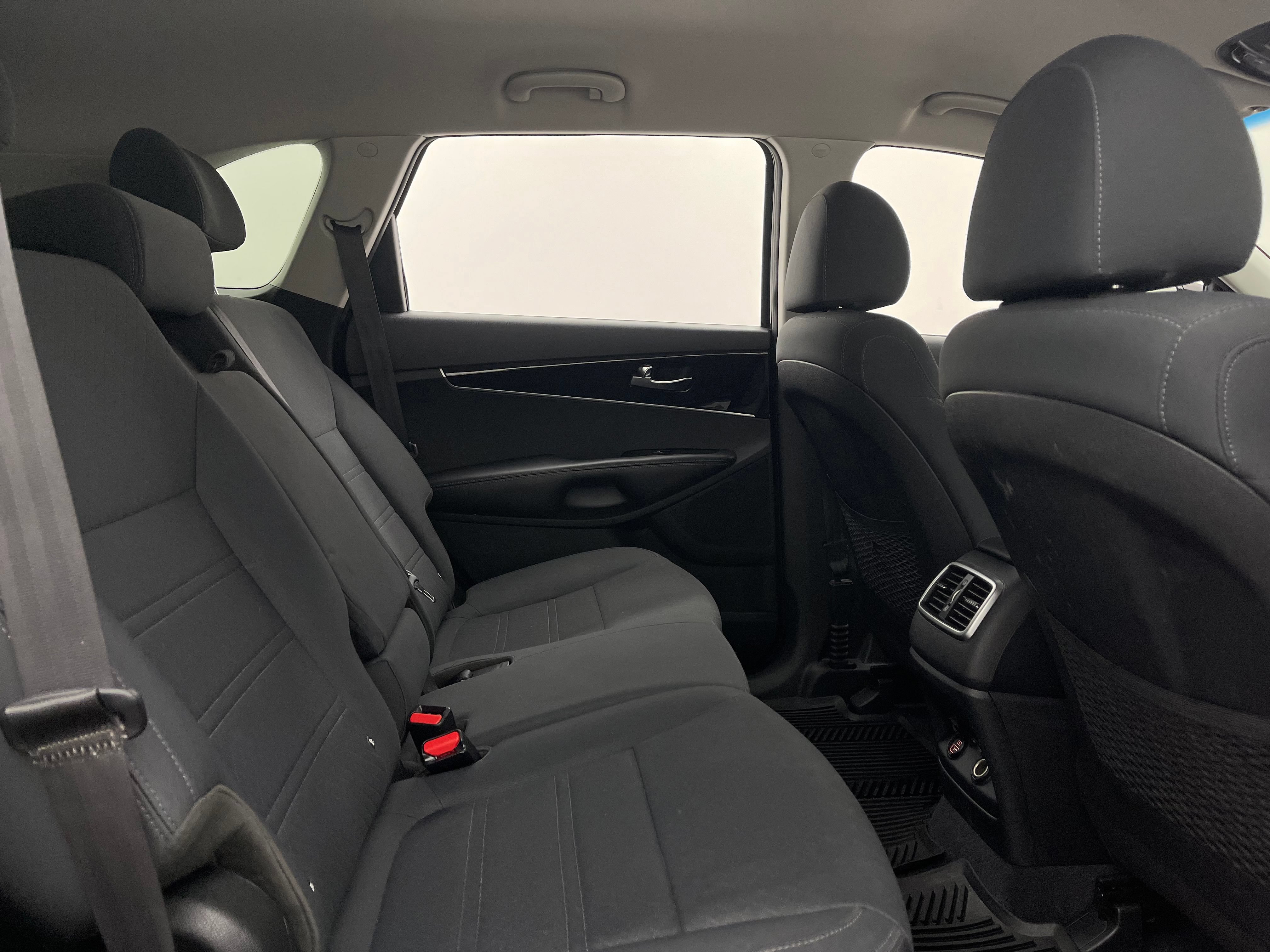 Used 2020 Kia Sorento LX FWD image 32