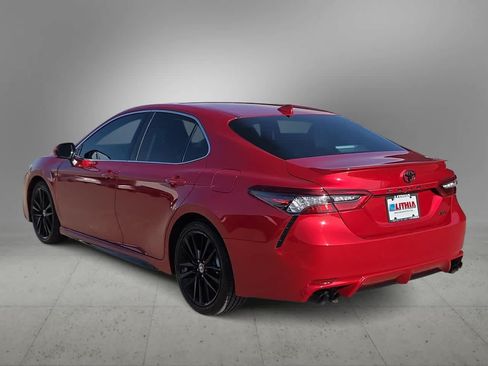 Used 2021 Toyota Camry XSE FWD image 6
