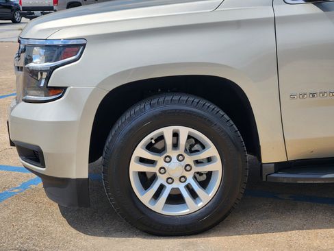 Used 2016 Chevrolet Suburban LT RWD image 26