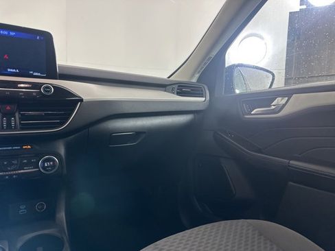 Used 2021 Ford Escape SE image 23
