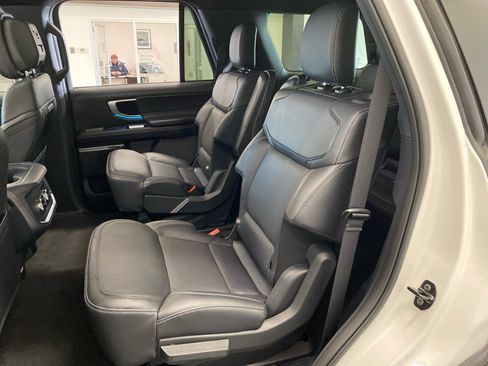 New 2026 Ford Expedition Platinum image 43