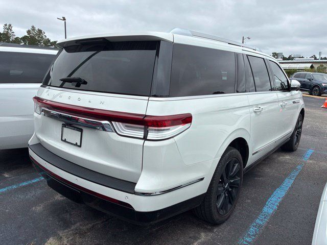 Used 2024 Lincoln Navigator L Reserve AWD/4WD image 2