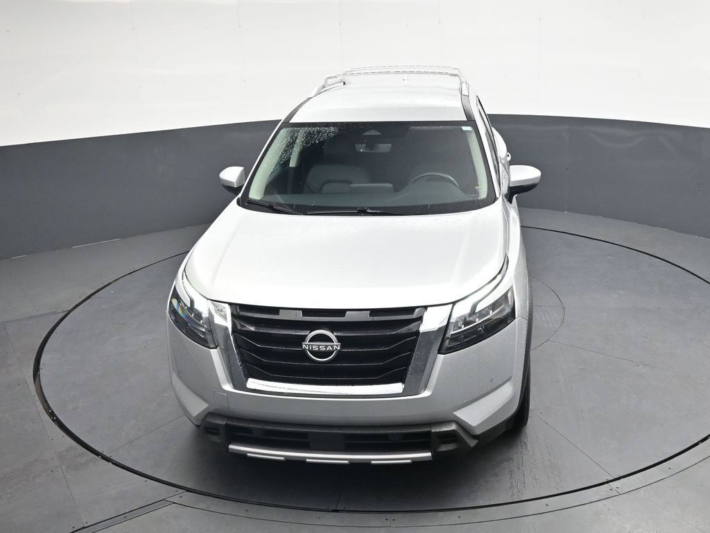 Certified 2025 Nissan Pathfinder SL FWD image 37