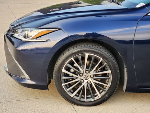 Used 2023 Lexus ES 350 w/ Premium Package image 8