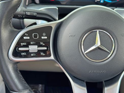 Used 2022 Mercedes-Benz GLB 250 w/ Premium Package Lite image 21