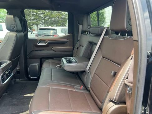 Used 2023 GMC Sierra 1500 Denali w/ Technology Package AWD/4WD image 19