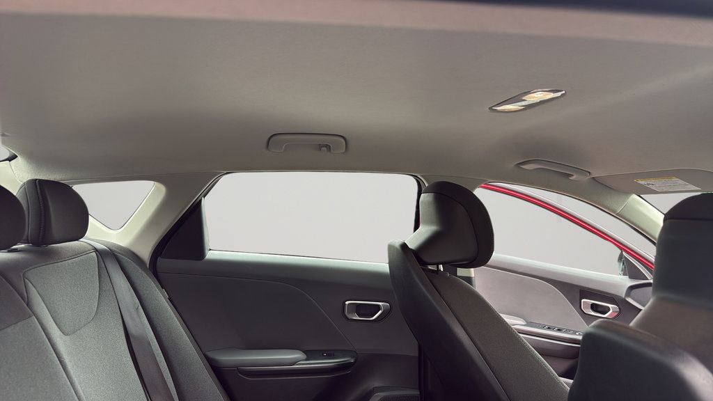 Used 2025 Kia K4 FWD image 28